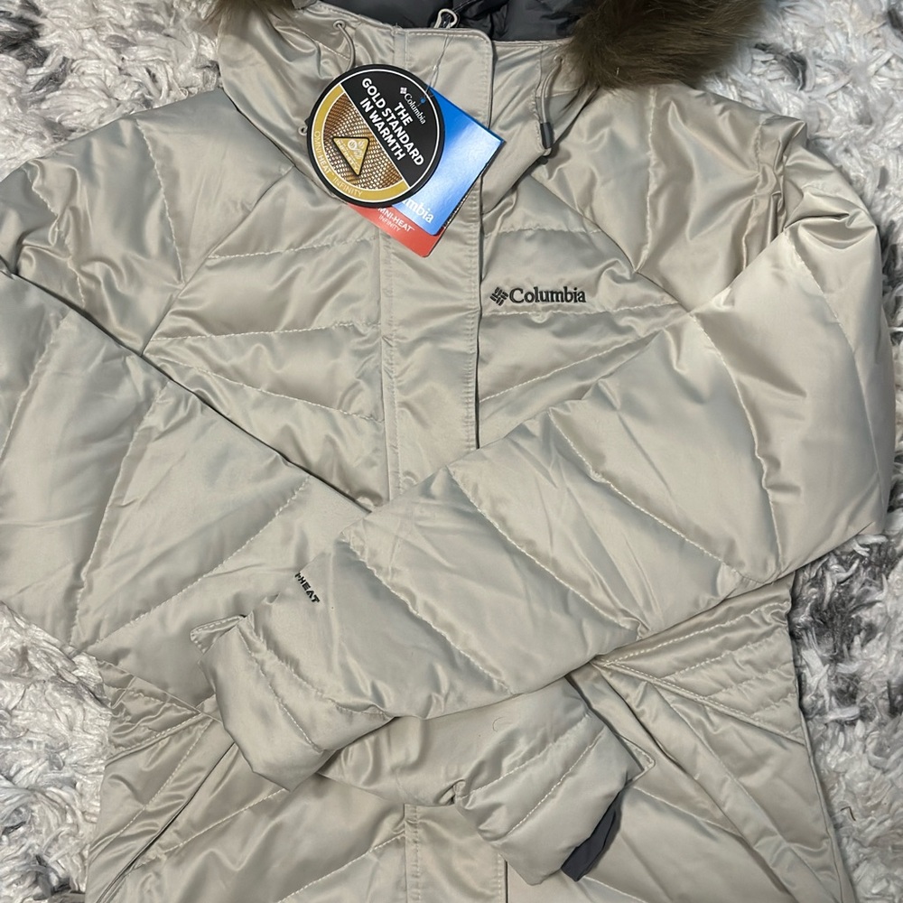 Columbia Women's Puffer Jacket - Cream